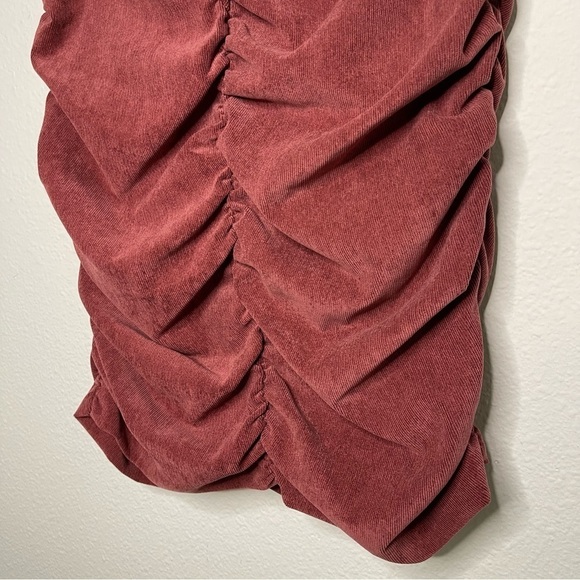 ZARA Ruched corduroy Mini skirt Burgundy Wine size M NWT - Picture 3 of 8